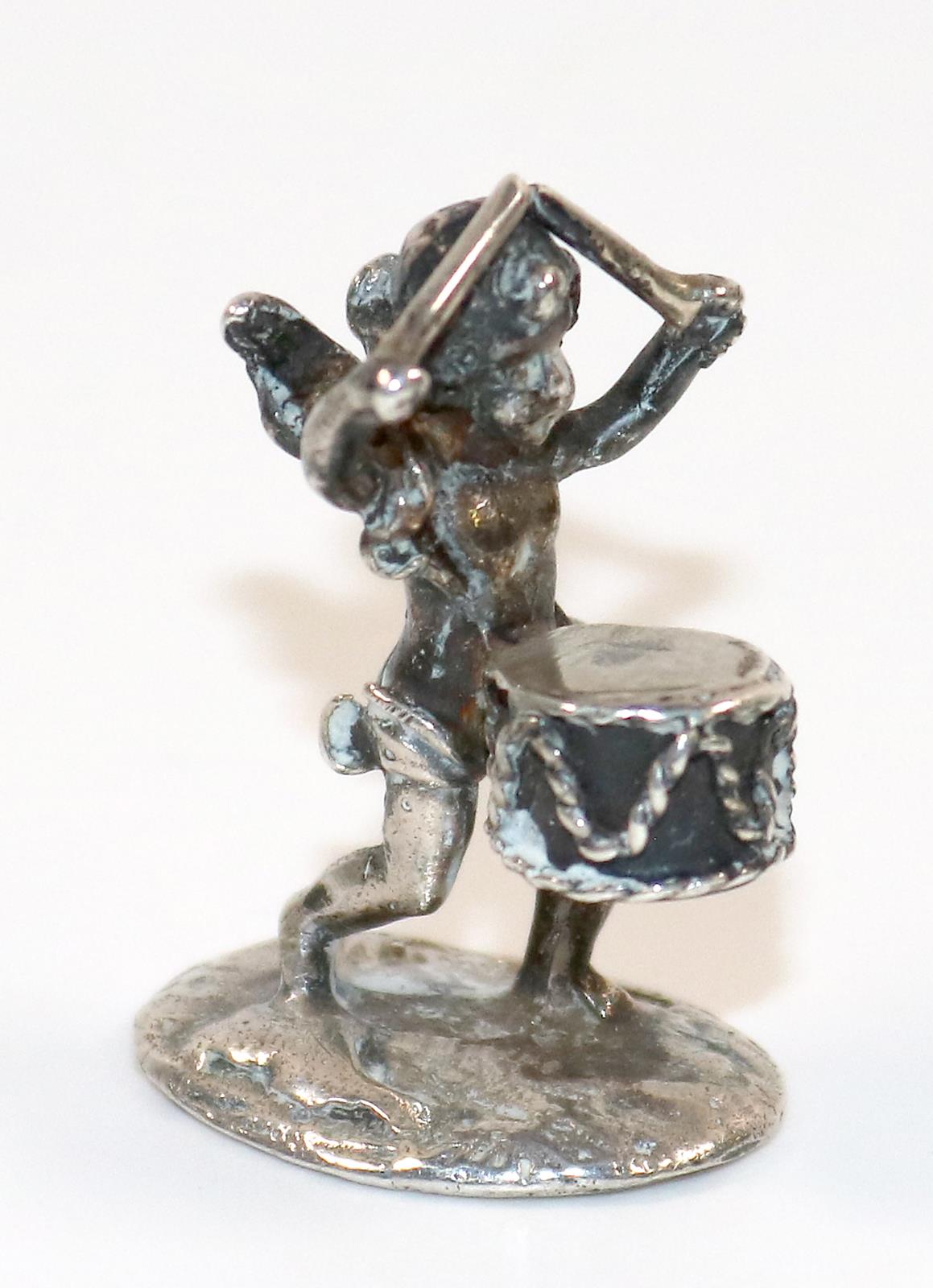 Engel mit Trommel. | Bild Nr.1