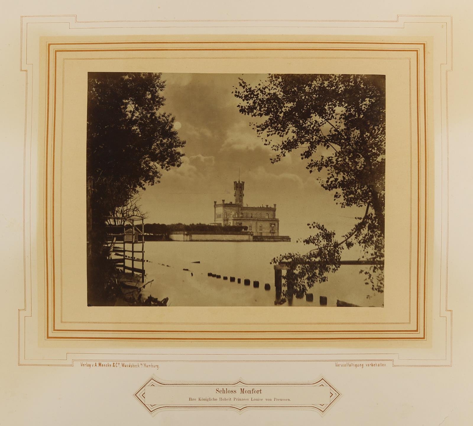 Drei Photographien. | Bild Nr.1