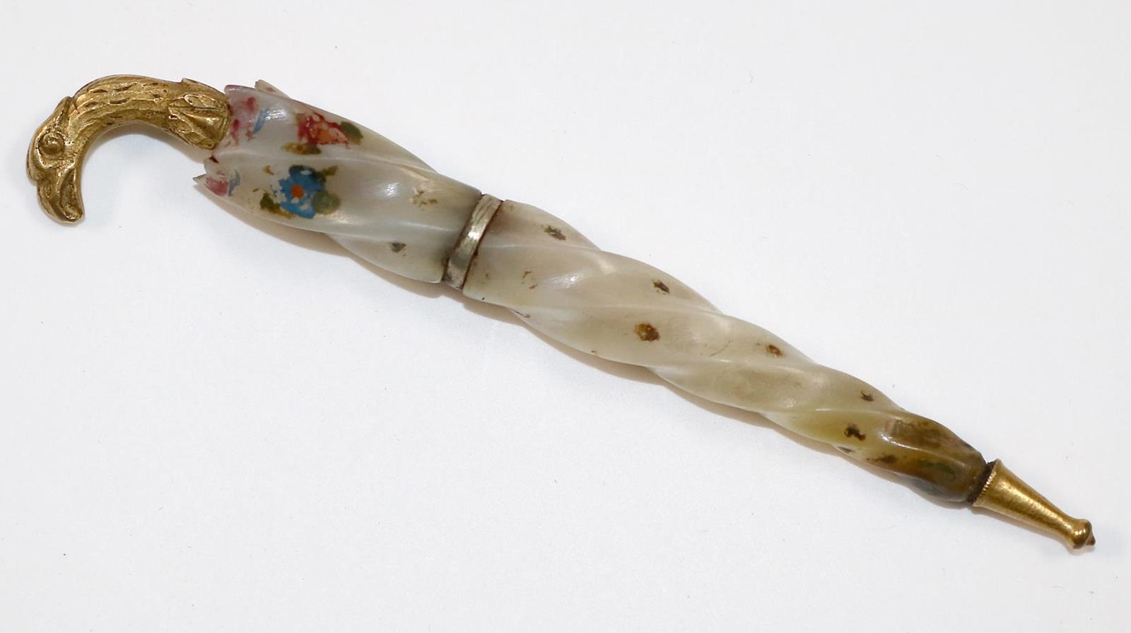 Nadeletui in Regeschnirmform. | Bild Nr.1