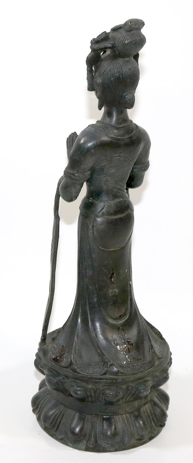 Sitzende Gottheit | Bild Nr.3