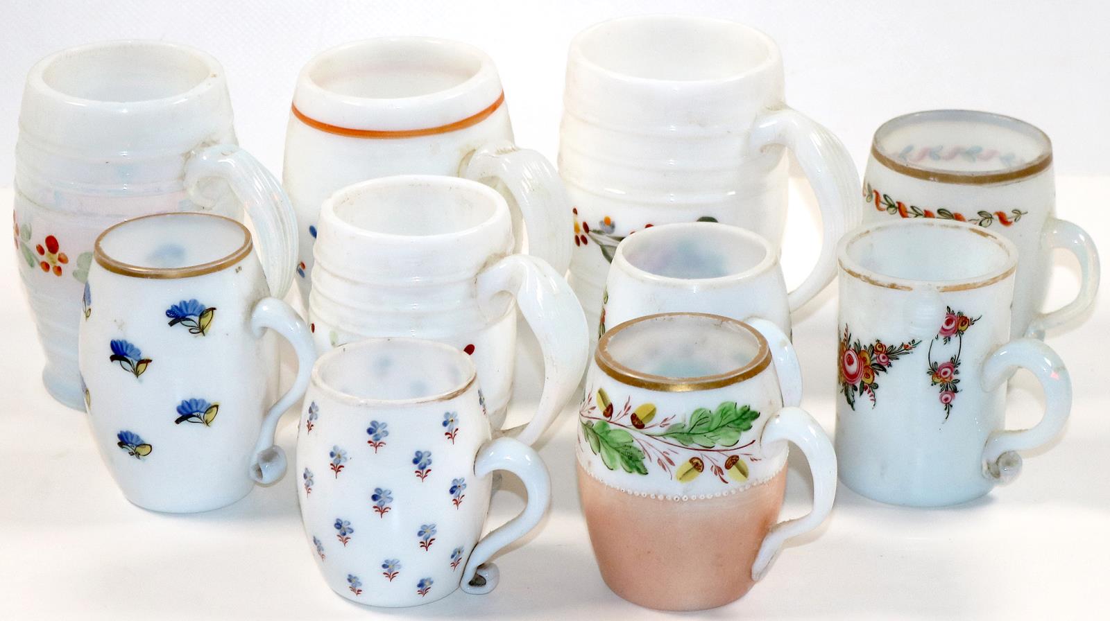 Milchglaskrüge. | Bild Nr.1