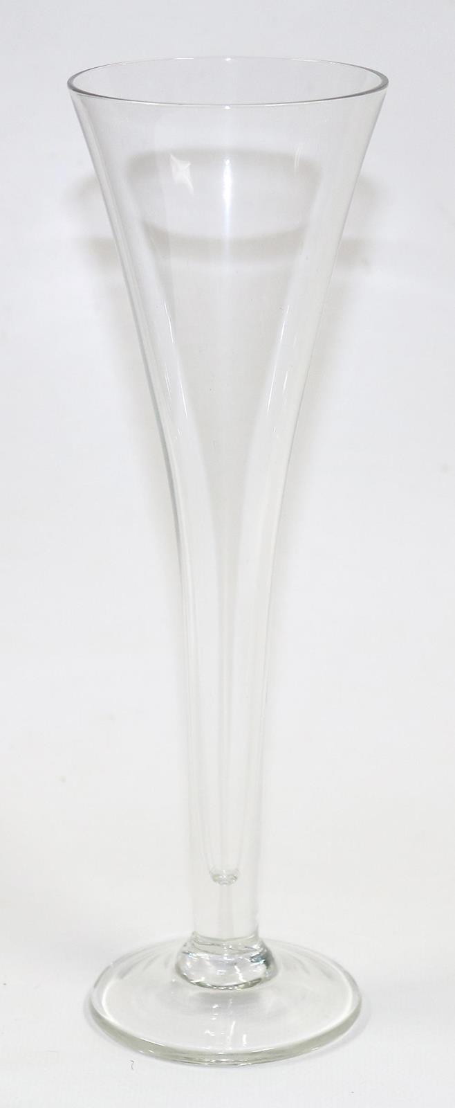 Neun Sektflöten, | Bild Nr.1