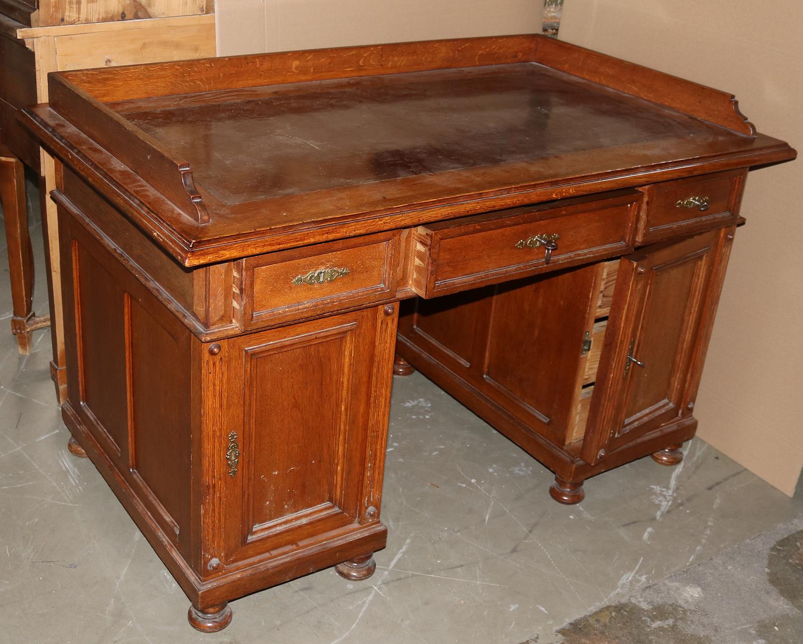 Schreibtisch um 1900. | Bild Nr.2