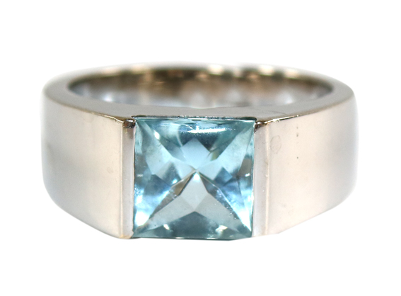 Weißgoldring mit Aquamarin. | Bild Nr.1