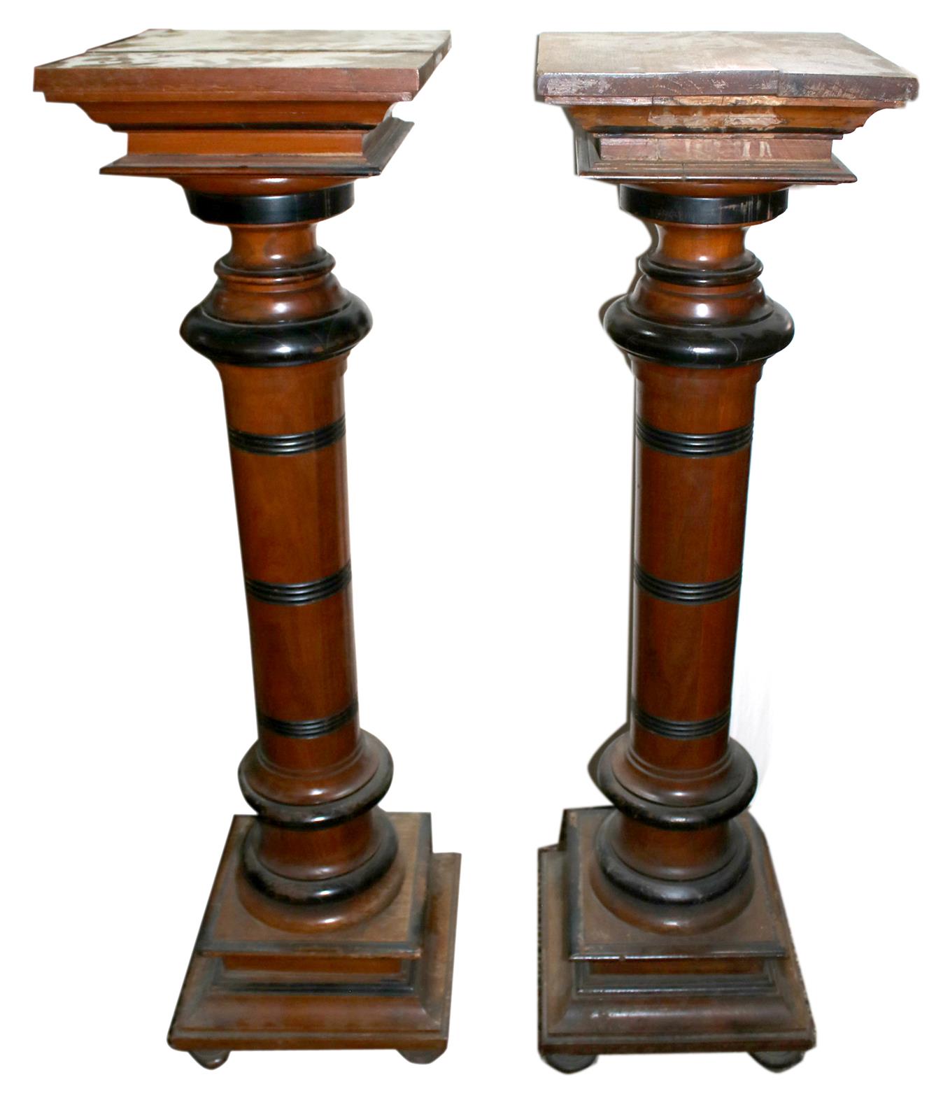 Paar dekorative Holzsäulen. | Bild Nr.1