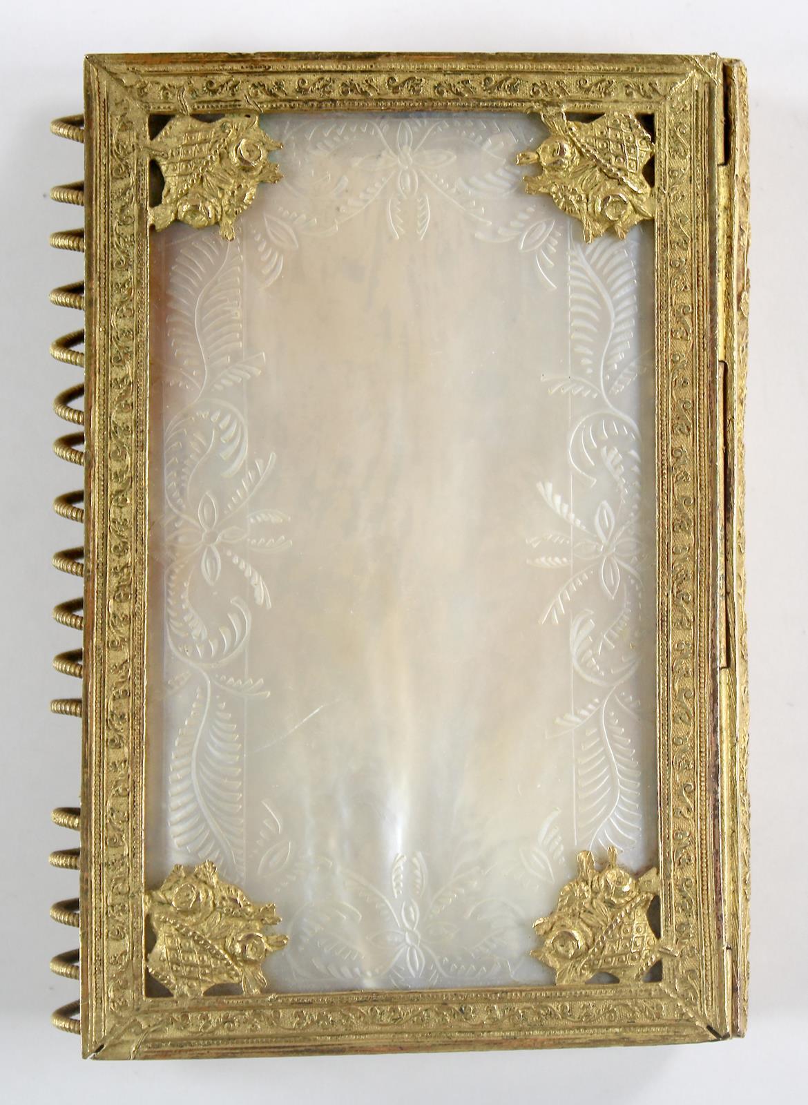 Perlmutteinband. | Bild Nr.2