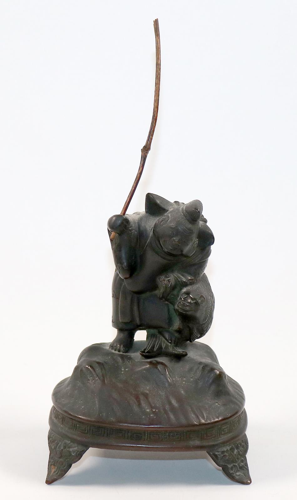 Fischer mit Karpfen. | Bild Nr.1