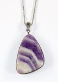 Amethystanhänger an Kette.