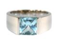 Weißgoldring mit Aquamarin.