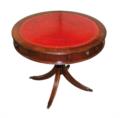 Spieltisch mit 4 Schubladen.