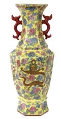 China Vase mit Mingdrachen.