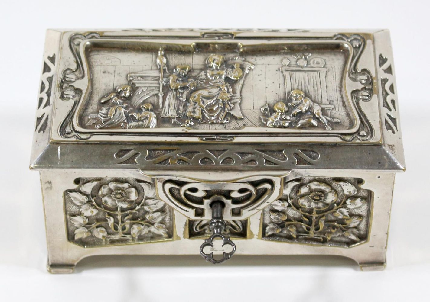 Große Abbildung Nr.1: 120-1478 Jugendstil Schatulle: (Varia)