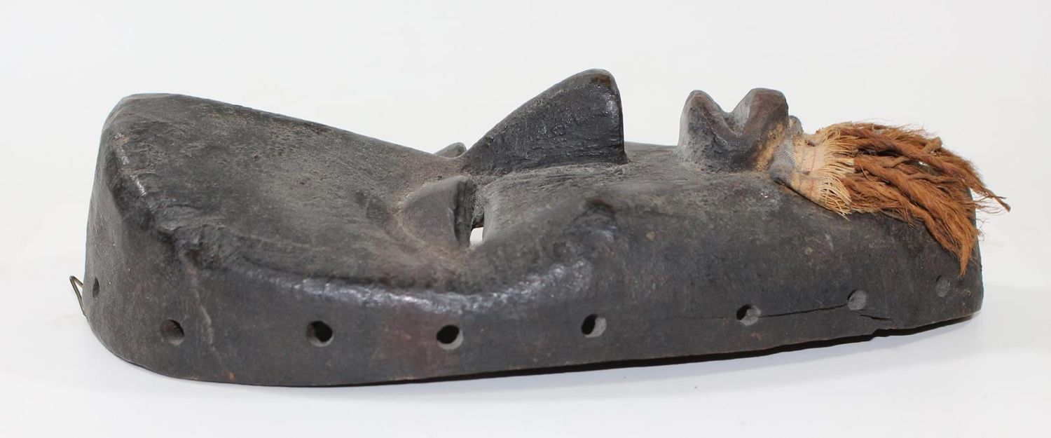 Große Abbildung Nr.2: 120-1531 Maske Dan Deangle: (Afrika)
