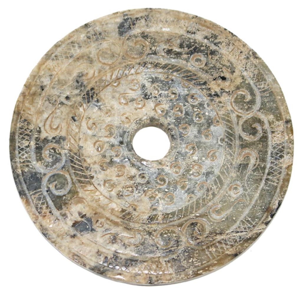 Große Abbildung Nr.1: 120-1577 Archaische Jadescheibe: (Asiatika)