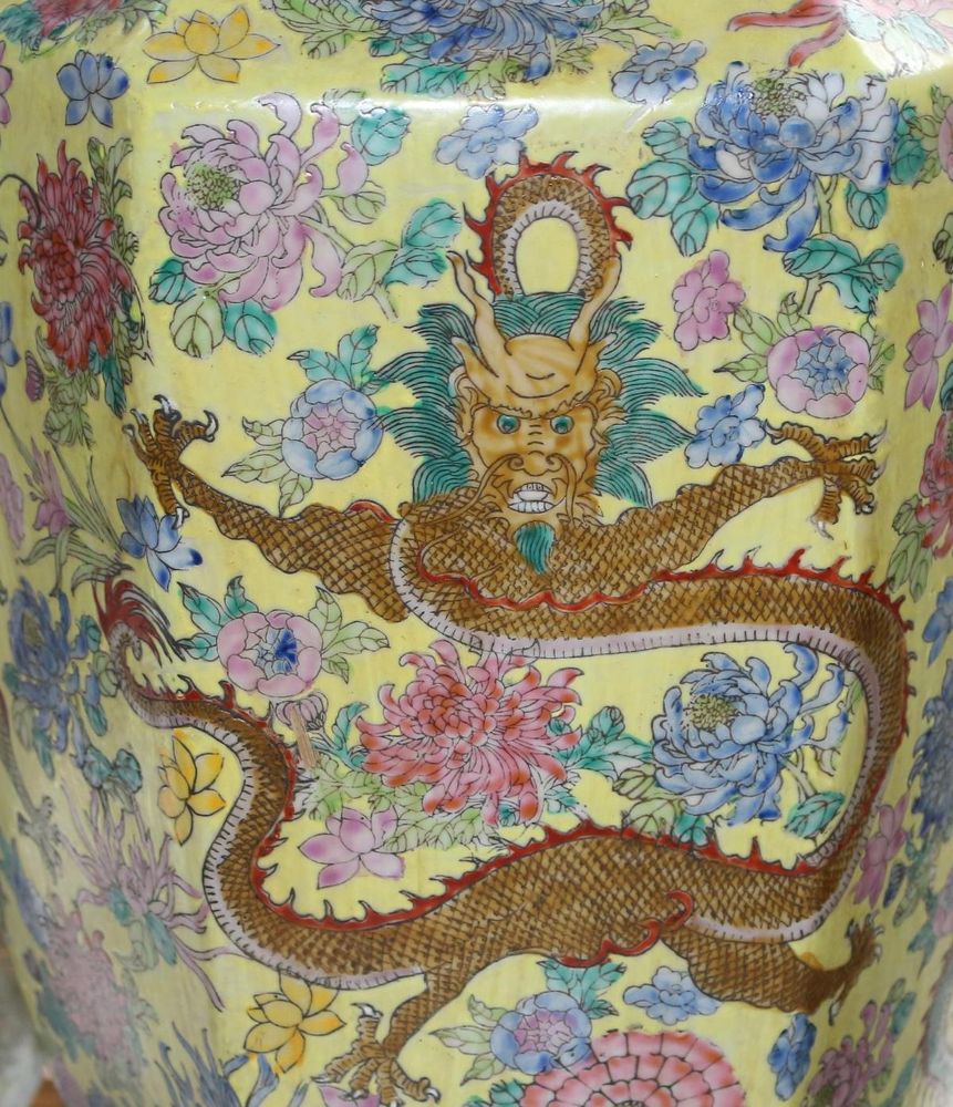Große Abbildung Nr.7: 120-1588 China Vase mit Mingdrachen.: (Asiatika)