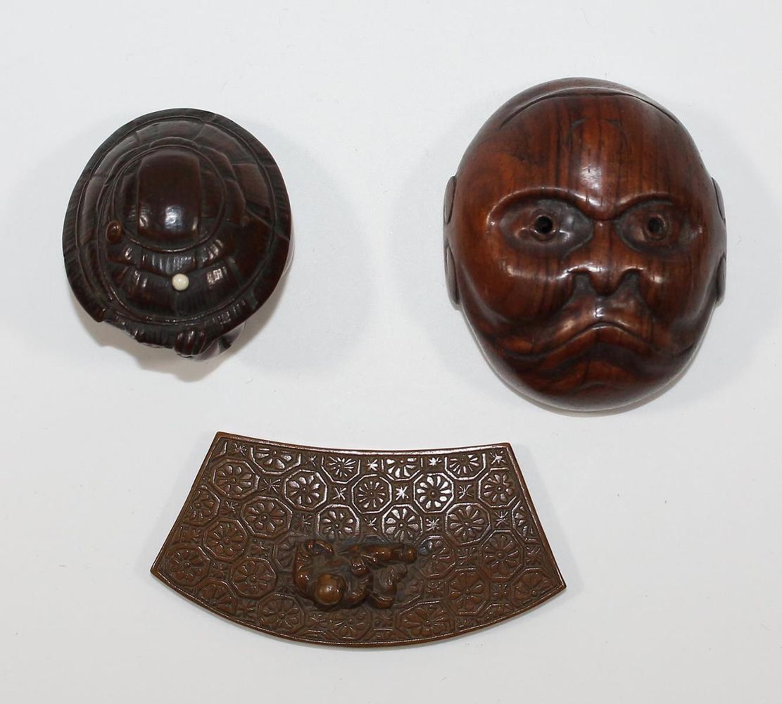 Große Abbildung Nr.1: 120-1615 Oni im Schildkrötenpanzer.: (Asiatika, Netsuke)
