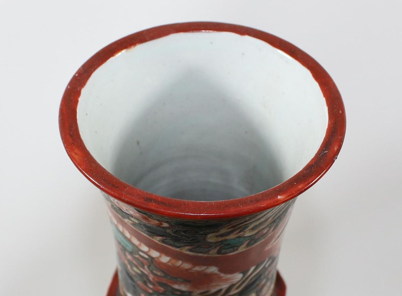 Große Abbildung Nr.3: 120-1659 Vase mit chinesischen Wundertieren: (Asiatika)