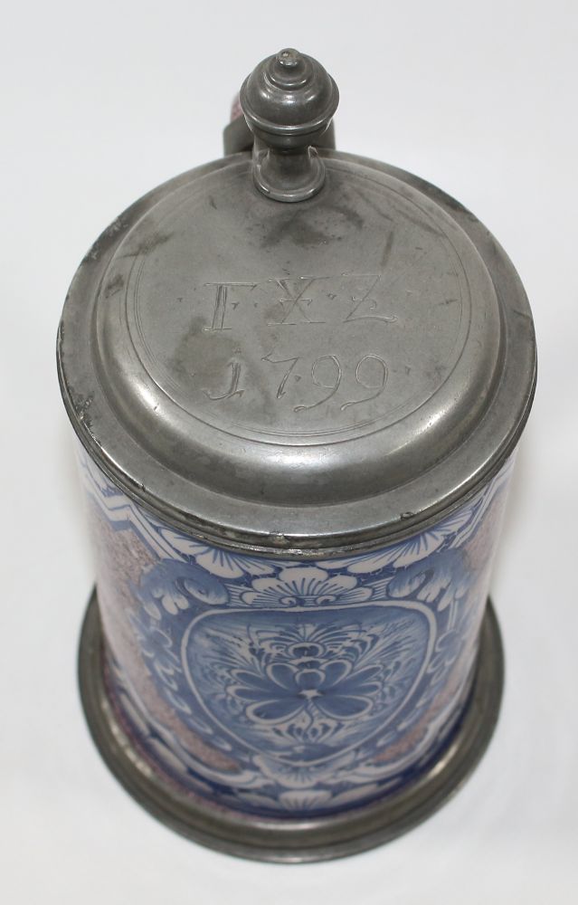 Große Abbildung Nr.4: 120-1704 Walzenkrug 1799: (Porzellan u. Keramik, Fayencen)