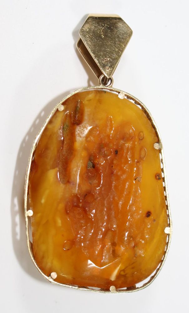 Große Abbildung Nr.3: 120-1731 Prächtiger Bernsteinanhänger: (Schmuck, Anhänger)