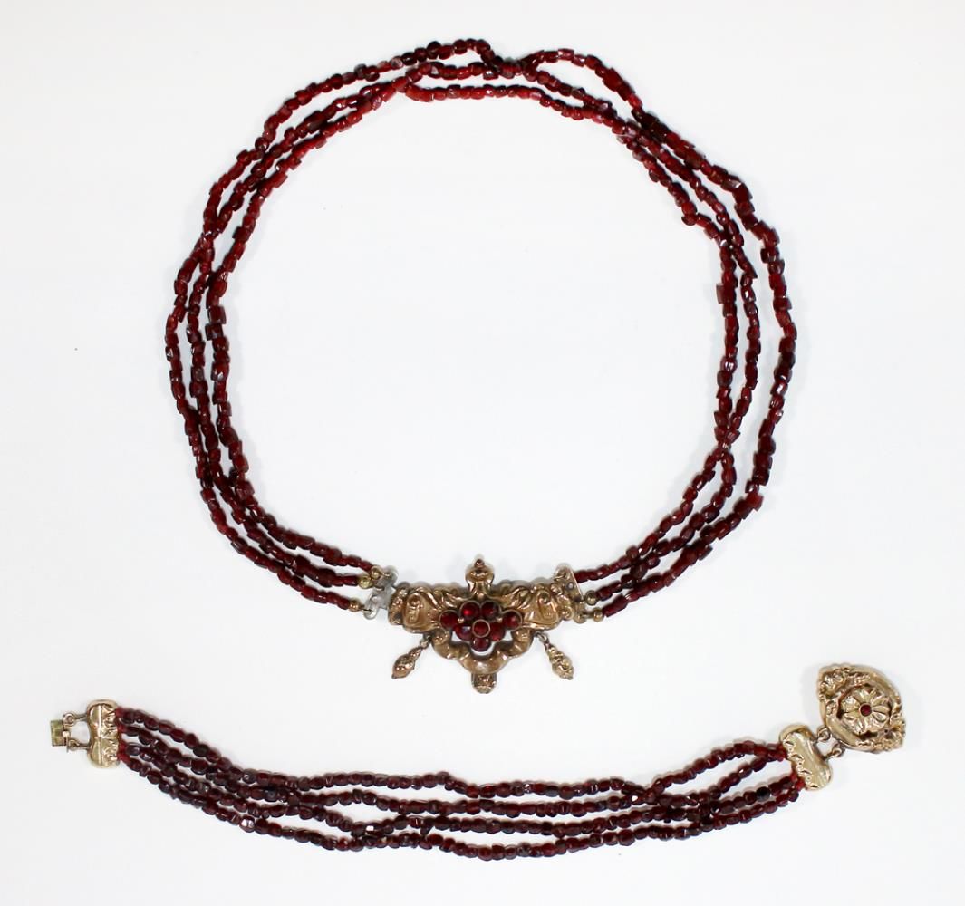 Große Abbildung Nr.21: 120-1742 Granatcollier Kropfband: (Schmuck, Colliers)