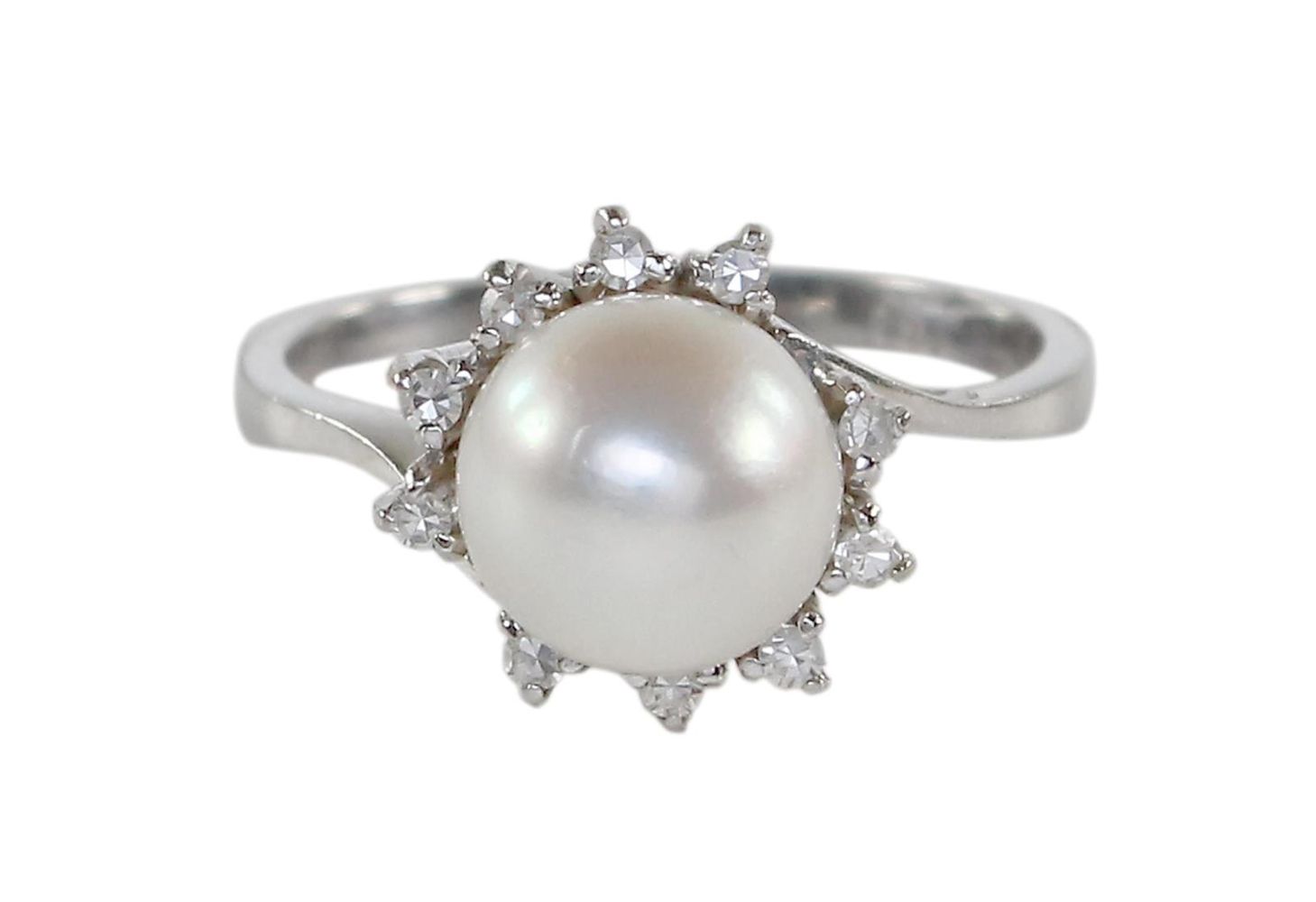Große Abbildung Nr.1: 120-1758 Perl-Diamantring 750 WG.: (Schmuck, DRC Pforzheim)