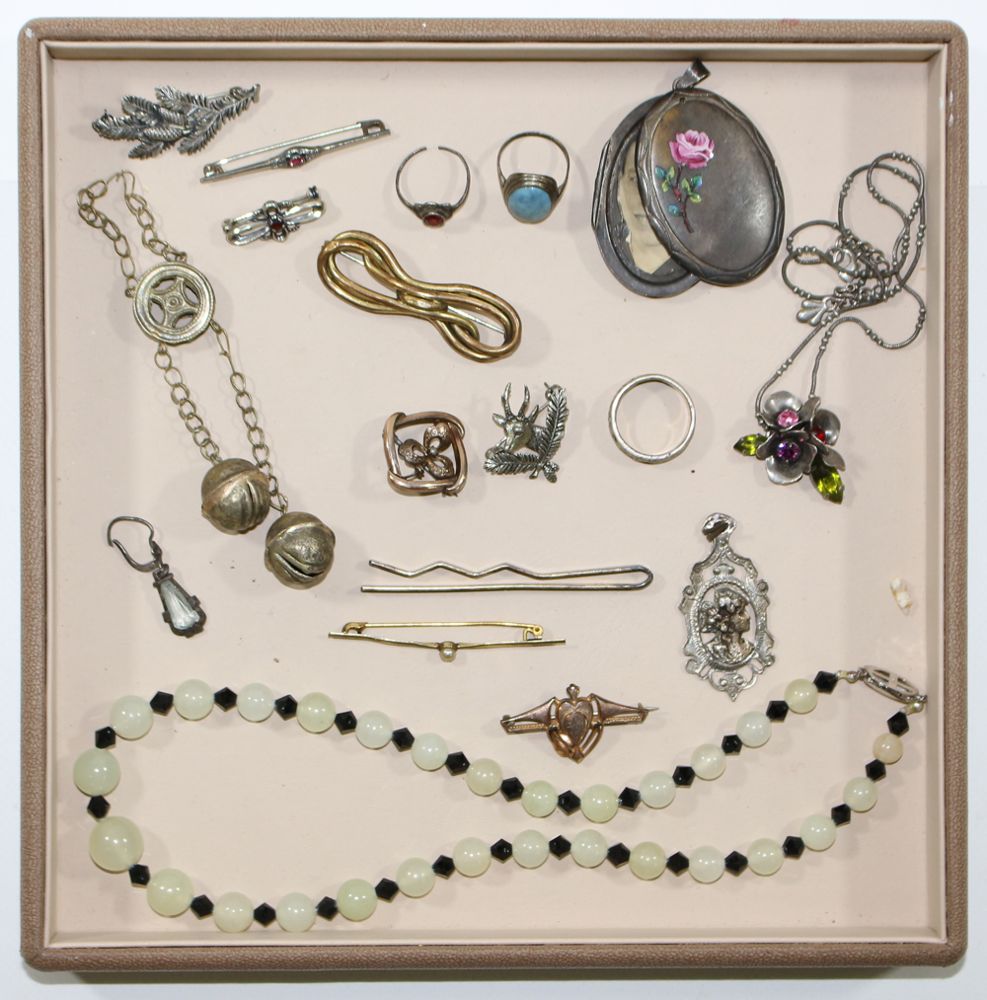 Große Abbildung Nr.2: 120-1787 Konvolut Antik- u. Modeschmuck.: (Schmuck, Sammlungen)