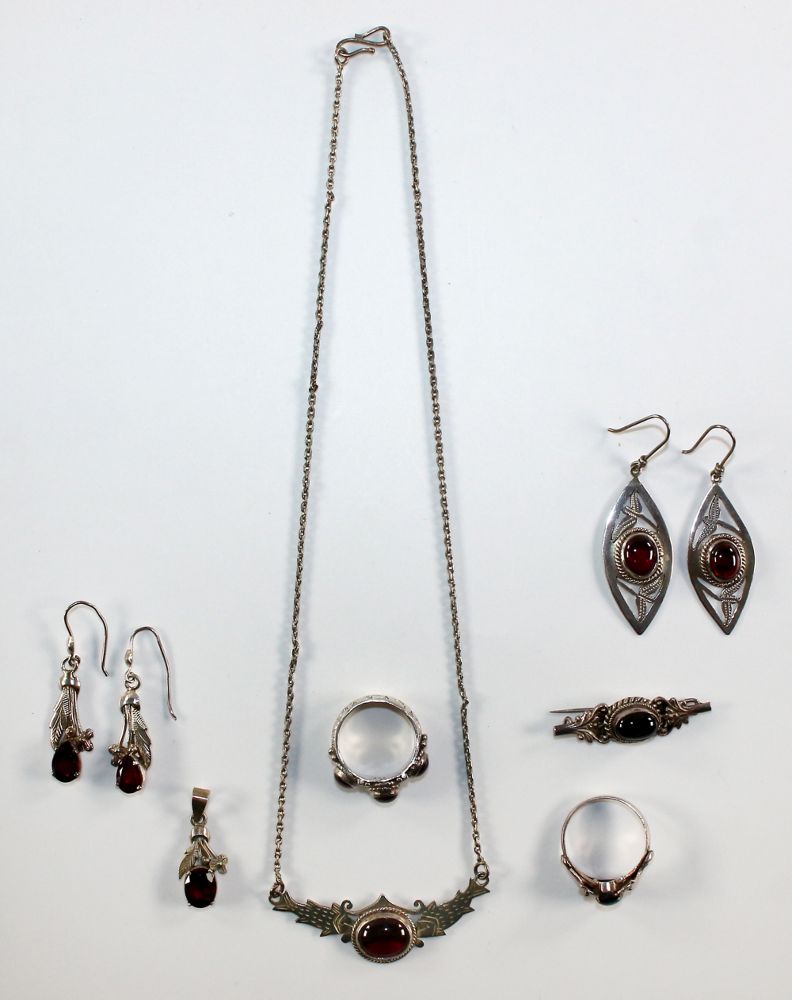 Große Abbildung Nr.2: 120-1791 Konvolut Silberschmuck: (Schmuck, Sammlungen)