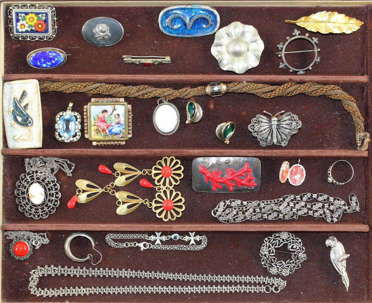 Große Abbildung Nr.2: 120-1794 Silber- u. Modeschmuck: (Schmuck, Sammlungen)