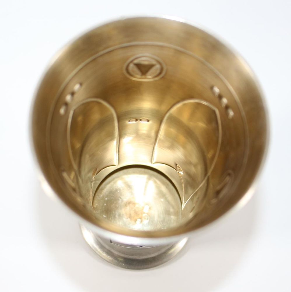 Große Abbildung Nr.5: 120-1805 Pforzheim Silberbecher im Bauhaus: (Silber)