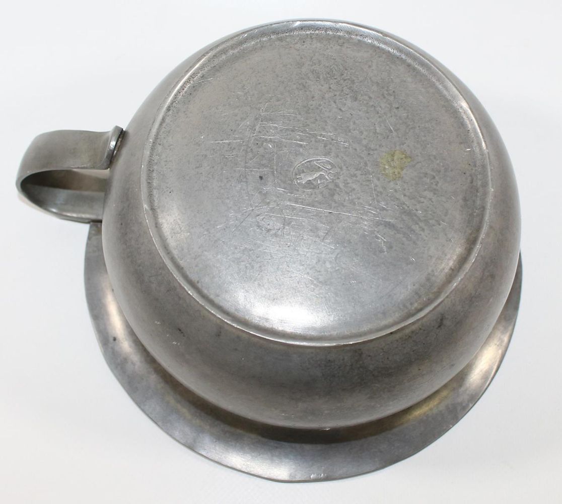 Große Abbildung Nr.3: 120-1916 Pot de chambre: (Zinn)