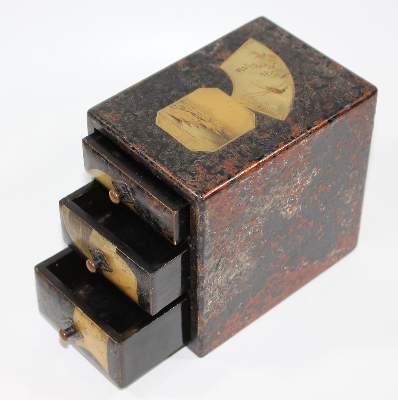 Bild Nr.2: 120-1597 Holzkästchen Japan: (Asiatika)