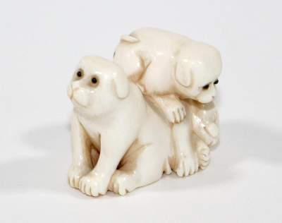 Bild Nr.1: 120-1610 Drei Welpen: (Asiatika, Netsuke)