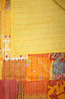 Bild Nr.4: 120-1637 3 Tagesdecken.: (Asiatika, Stoffe)