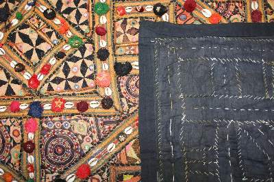 Bild Nr.2: 120-1639 Prächtige Tagesdecke: (Asiatika, Stoffe)