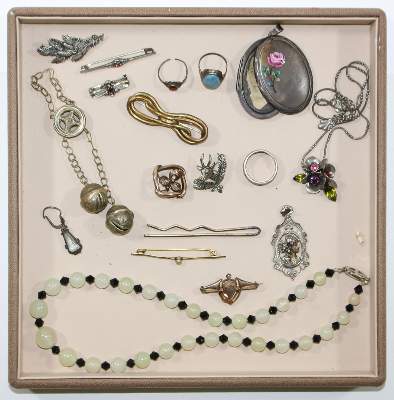 Bild Nr.2: 120-1787 Konvolut Antik- u. Modeschmuck.: (Schmuck, Sammlungen)