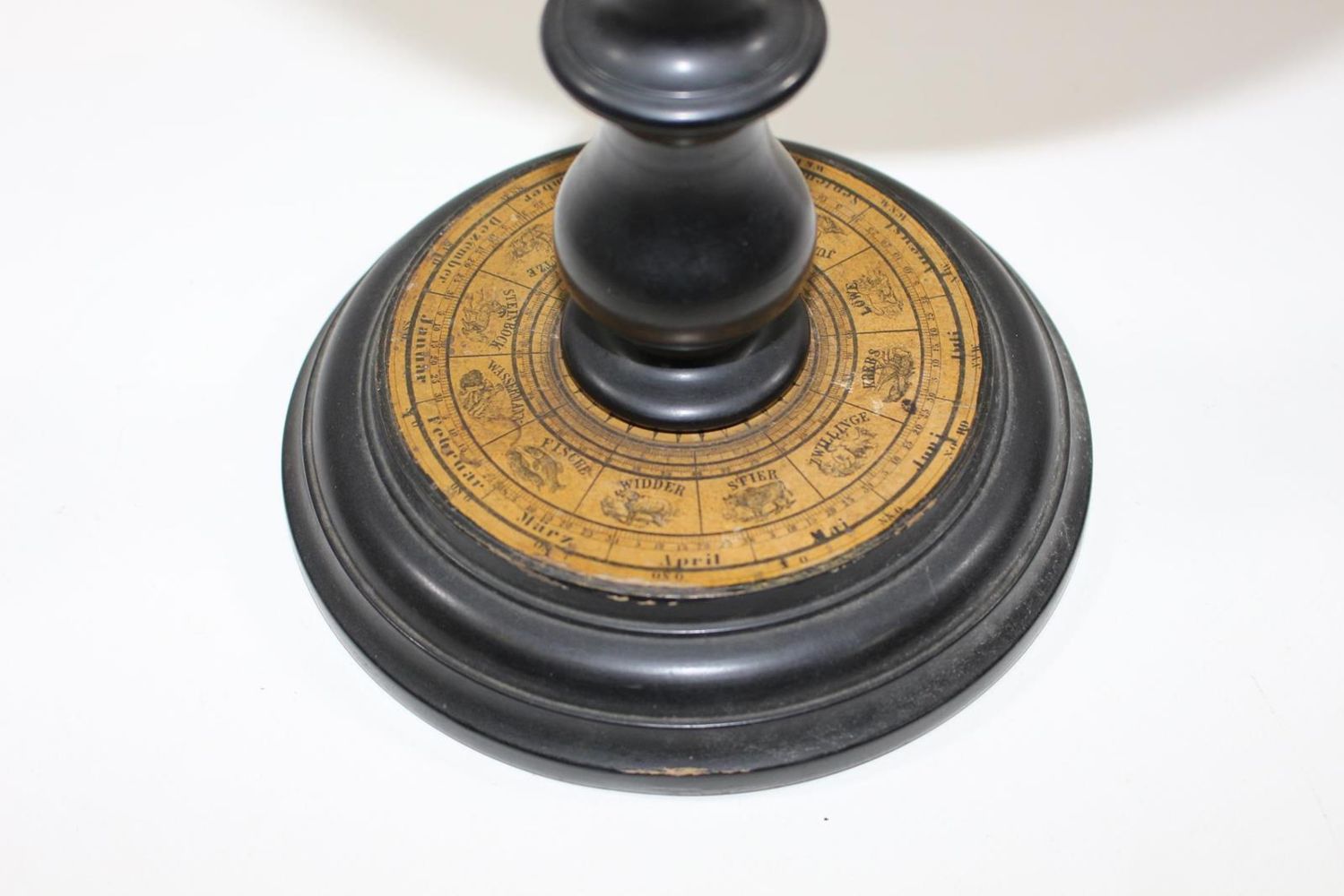 Große Abbildung Nr.2: 121-1307 Globus mit Sternzeichen: (Verschiedene Länder - Geschichte, Atlanten, Globen)
