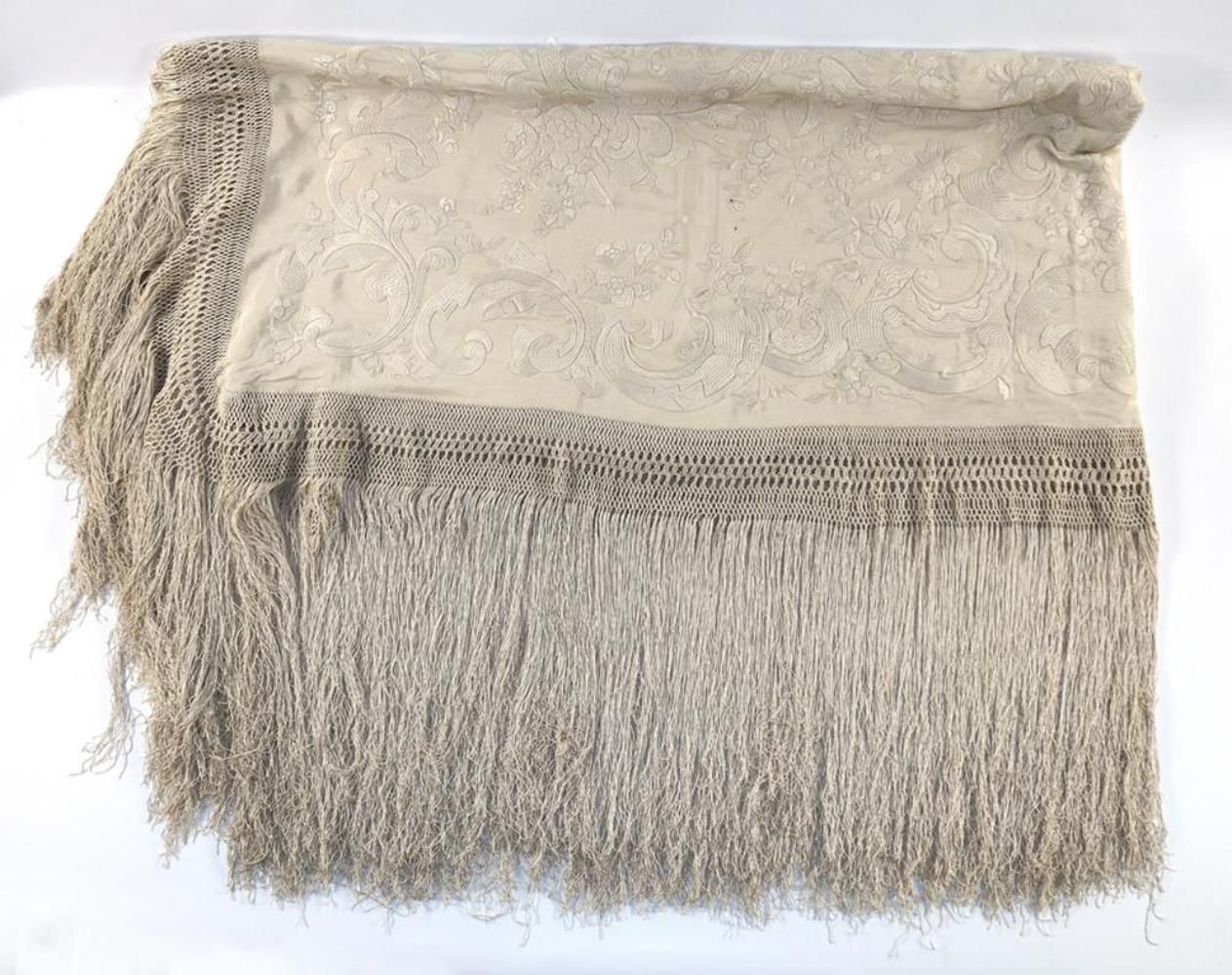 Große Abbildung Nr.1: 121-1462 Seidendecke Paris: (Varia, Textil)