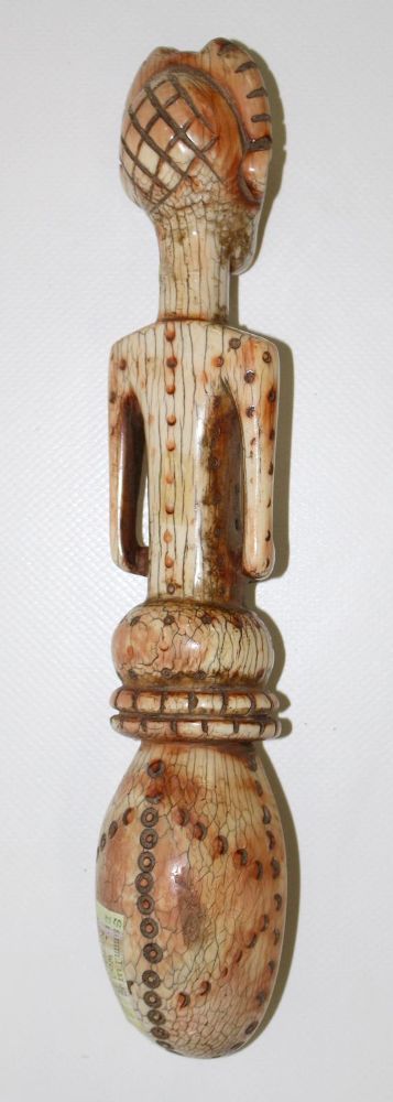 Große Abbildung Nr.2: 121-1492 Elfenbeinlöffel Lega: (Afrika, Sammlung Nerlich München)