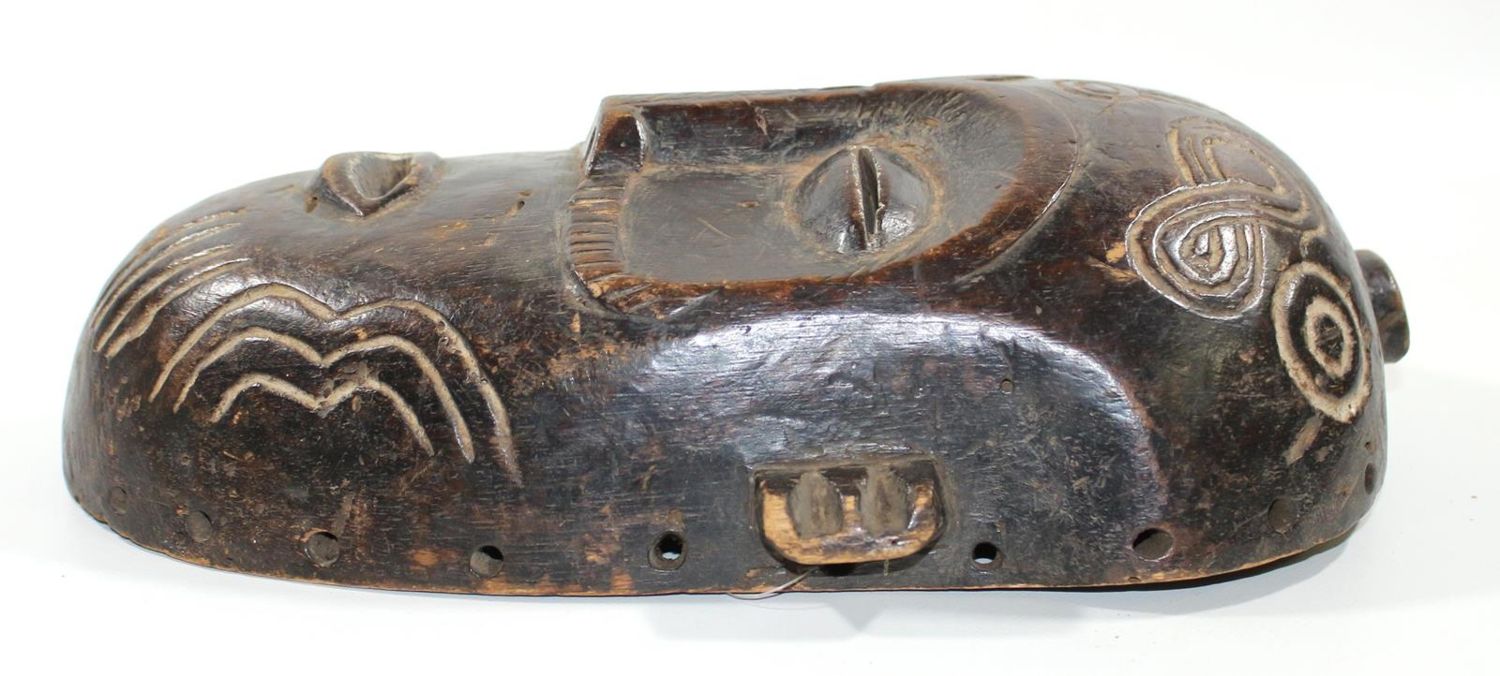 Große Abbildung Nr.2: 121-1514 Lulua Maske: (Afrika, Sammlung Nerlich München)