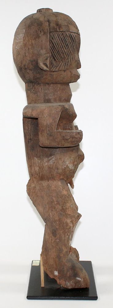 Große Abbildung Nr.2: 121-1516 Männliche Götterfigur Alusi: (Afrika, Sammlung Nerlich München)