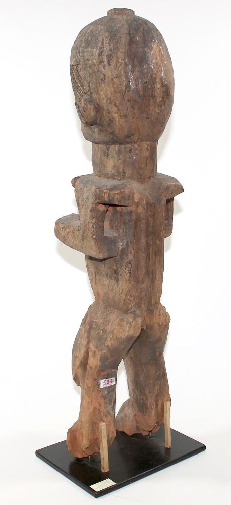 Große Abbildung Nr.3: 121-1516 Männliche Götterfigur Alusi: (Afrika, Sammlung Nerlich München)