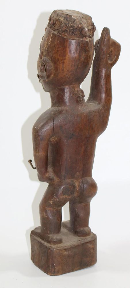 Große Abbildung Nr.2: 121-1528 Nkisi Nkondo Nagelfetisch D.R.Kongo: (Afrika, Sammlung Wolfgang Glöckler)