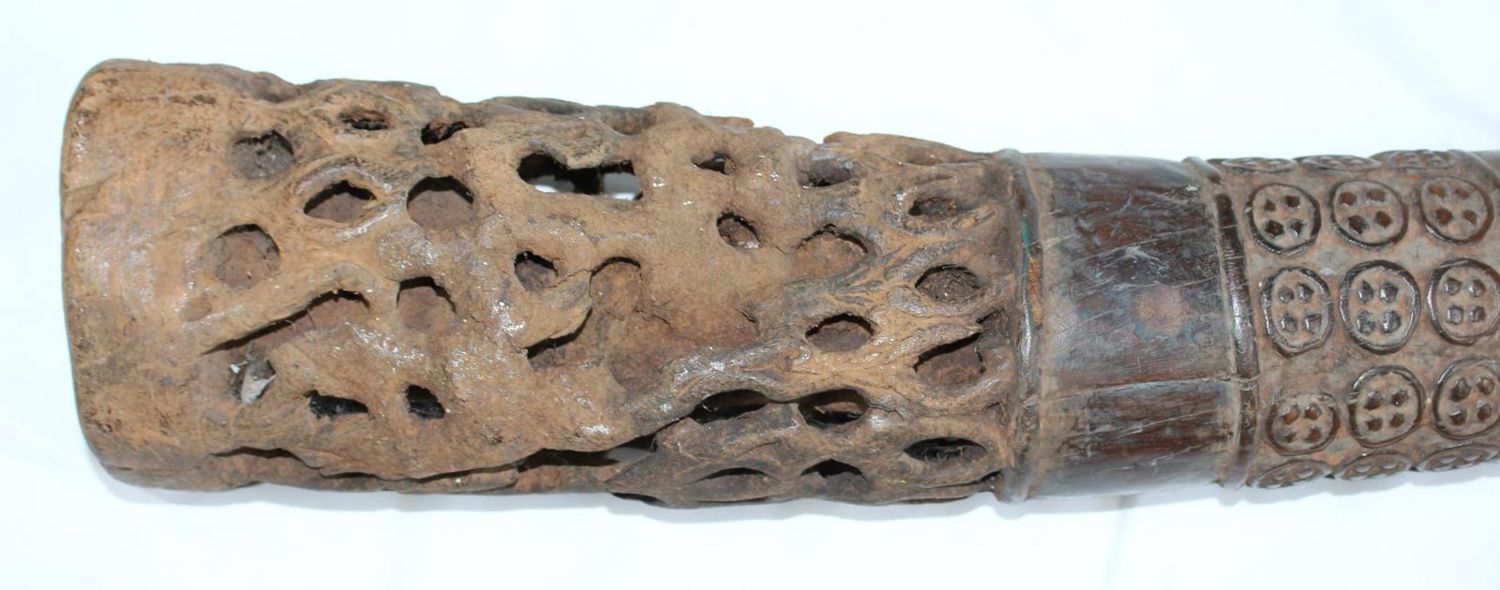 Große Abbildung Nr.5: 121-1532 Rufhorn Bamun Kamerun: (Afrika, Sammlung Nerlich München)