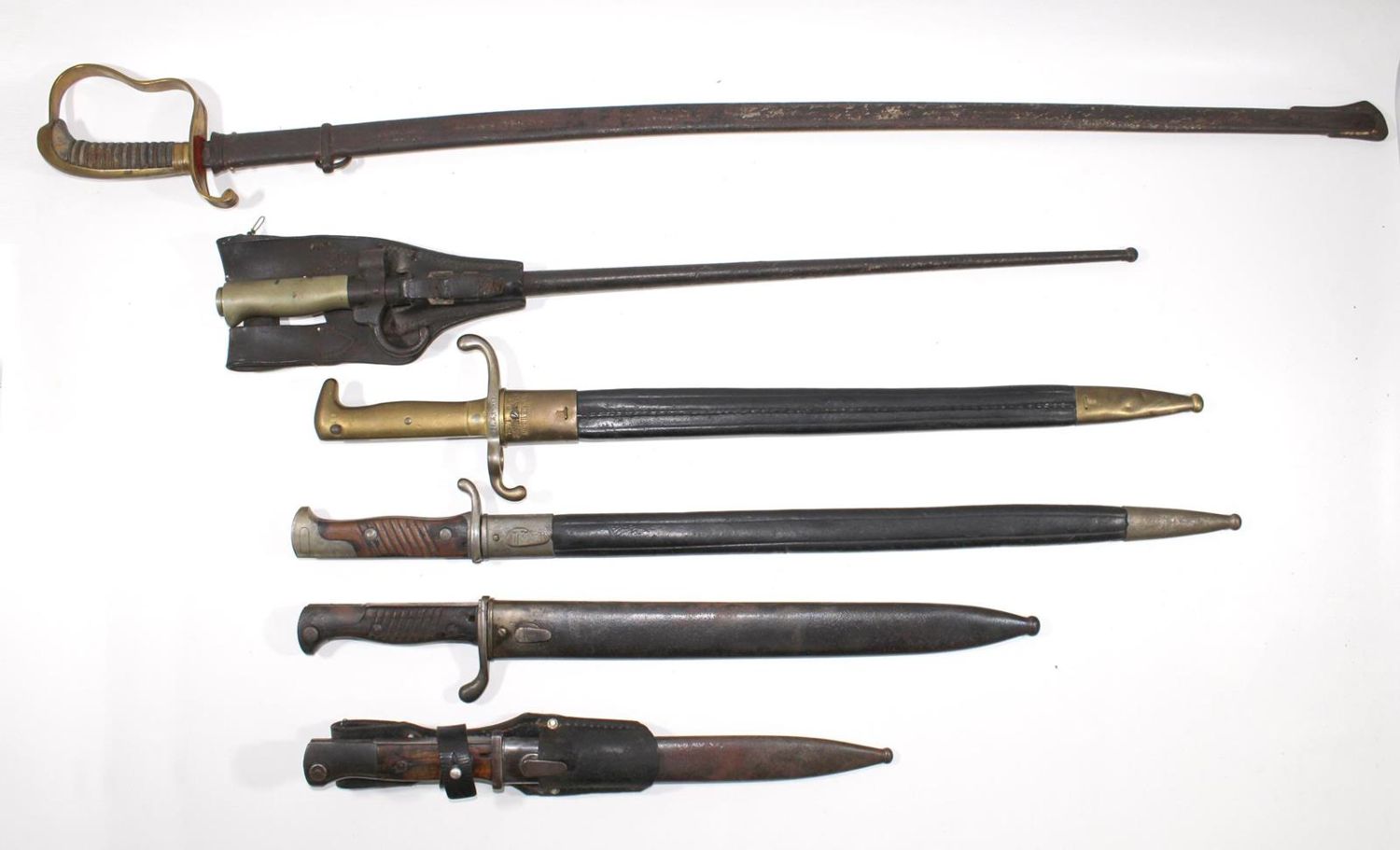 Große Abbildung Nr.1: 121-1618 Bajonette u. Degen.: (Militaria)