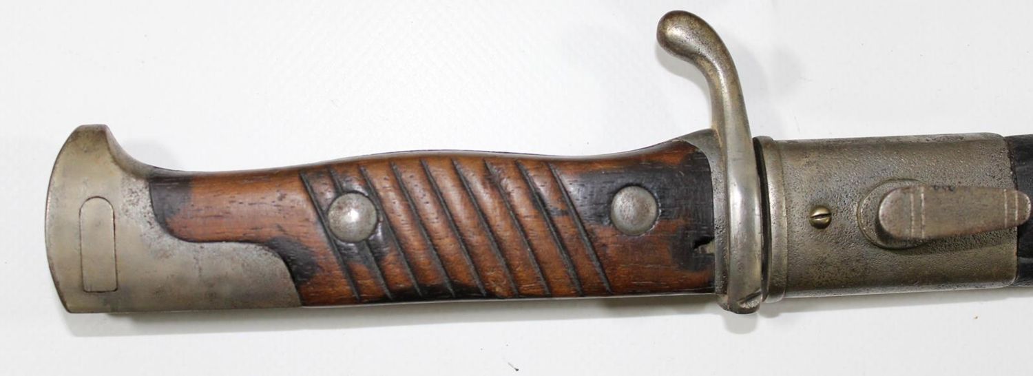 Große Abbildung Nr.4: 121-1618 Bajonette u. Degen.: (Militaria)