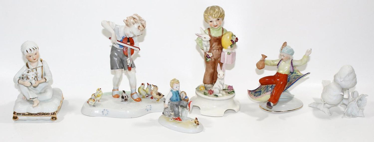 Große Abbildung Nr.11: 121-1650 Figürliche Porzellansammlung: (Porzellan u. Keramik)