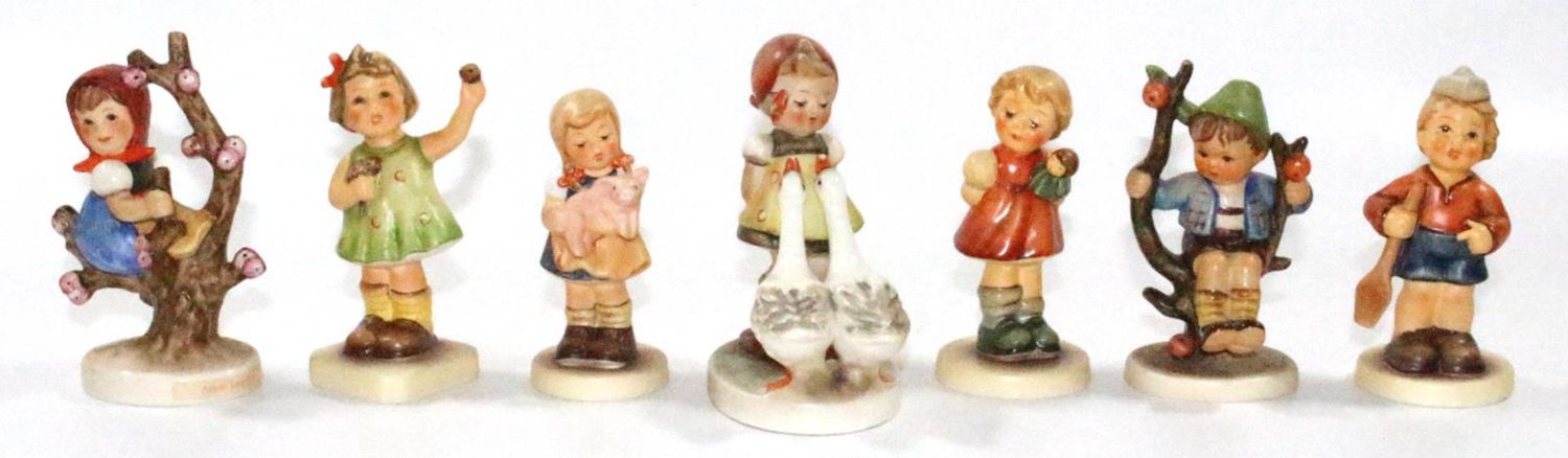 Große Abbildung Nr.5: 121-1655 Hummelfiguren: (Porzellan u. Keramik)