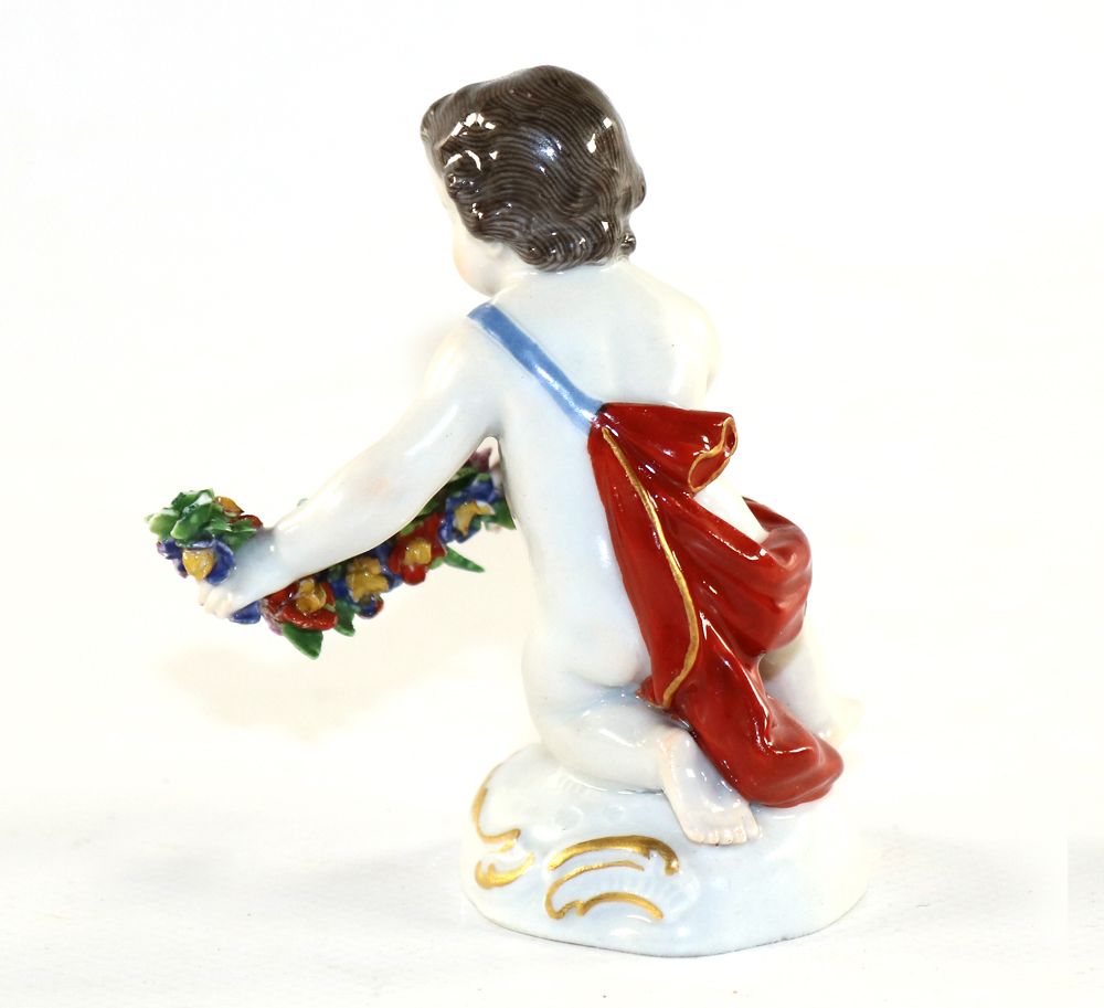 Große Abbildung Nr.2: 121-1668 Meissen Knabe mit Blumengirlande: (Porzellan u. Keramik, Meissen)