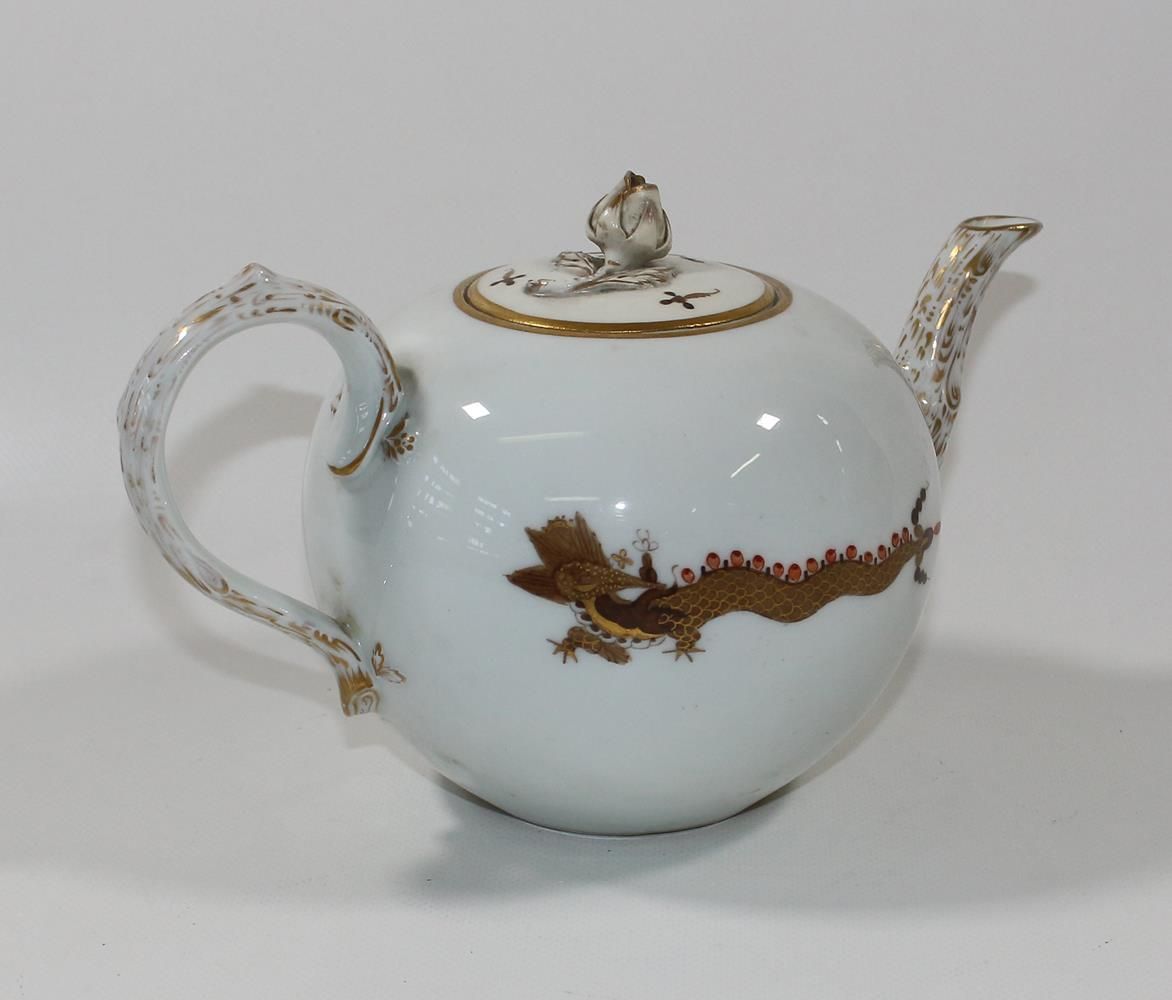 Große Abbildung Nr.3: 121-1671 Teekanne Meissen reicher Drache: (Porzellan u. Keramik, Meissen)