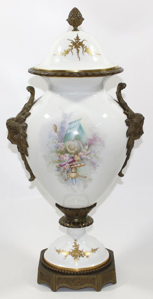 Große Abbildung Nr.3: 121-1678 Sevres Art, Amphorenvase: (Porzellan u. Keramik)